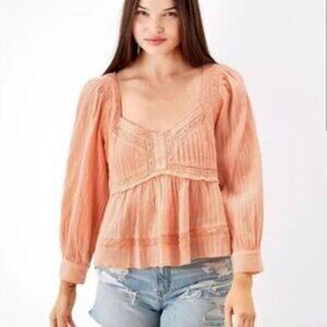 American Eagle Size Large Peasant Blouse Peach Embroidered Lace Gauze Prairie